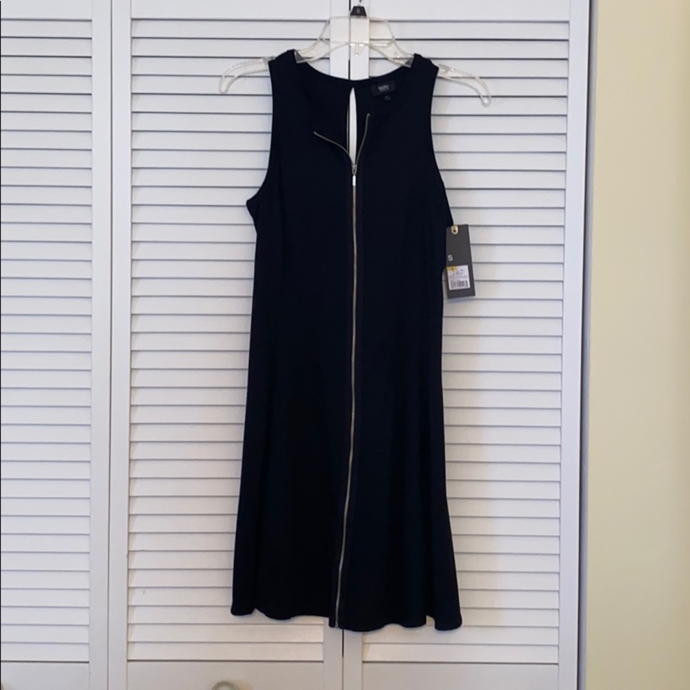 Black sleeveless dress. Size small NWT